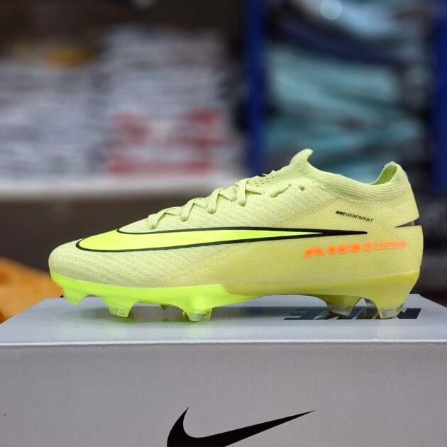 NIKE VAPOR 16 Max Voltage